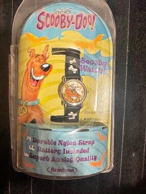 Pyramid Scooby-Doo! watch Kids Watch Yellow & Black NWT